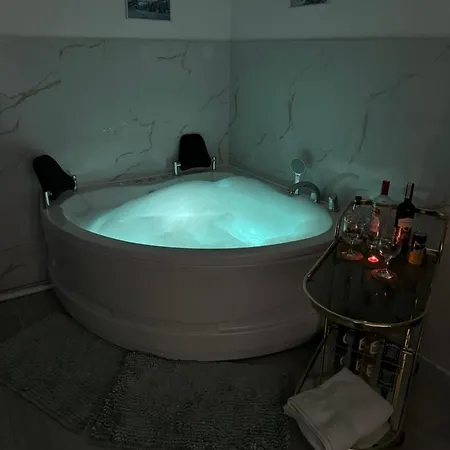 Apartment Mont, Lux & Jacuzzi - Jahorina